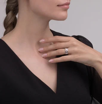 

Gold ring with diamonds sunlight sample 585