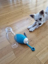 Botella de agua portátil para mascotas, tazón de viaje de 580ml con diseño de hojas de silicona suave para cachorros y gatos, dispensador de agua para mascotas al aire libre