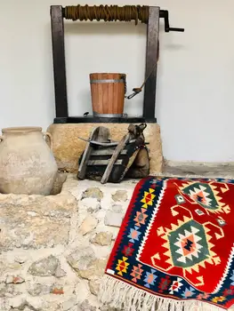 

Turkish Hand Woven Antolian Kilim Rug