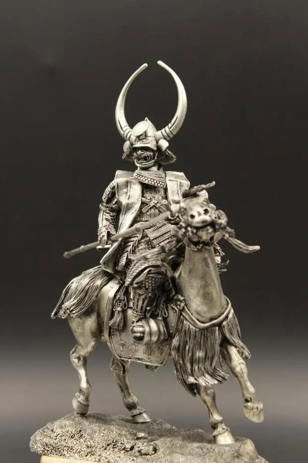 

1:18 Scale 90mm Tin Metal Armor Samurai Statuette Japanese Azuchi–Momoyama Period Figure DIY Assembling Static Soldier Model