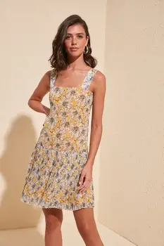 

Trendyol Piliseli Dress TWOSS20EL2256