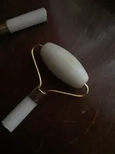 Rodillo de Jade para masaje Facial, rodillo de Jade verde y rosa, piedra Natural, herramientas para el rostro, mentón, cuello, belleza, cuidado de la piel