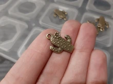 10 Uds. De dijes de Cactus de aleación de Zinc y Metal de tres colores, 15x20mm, aptos para joyería médica, dijes colgantes de plantas