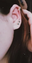 Pendientes de cartílago falso para mujer, aretes pequeños, sin piercing, Color dorado