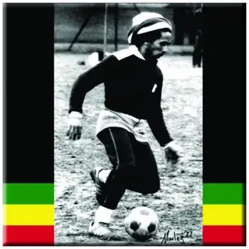 

Bob Marley: Soccer (magnet)ROCK OFF3.97