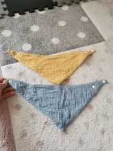 Baberos de algodón para bebé, accesorios para recién nacidos, botón a presión de Color sólido, triángulos suaves, Baberos de alimentación, 1 ud.