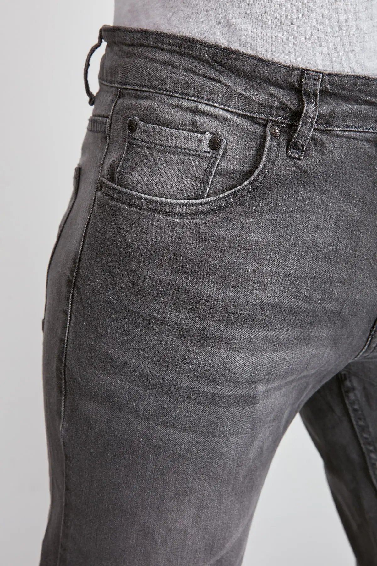 Trendyol мужской Slim Fit Новинка-джинсы TMNAW20JE0401