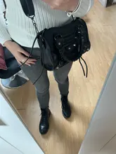 Bolso europeo de cuero PU para motocicleta para mujer, bandoleras cruzadas con remaches y borlas