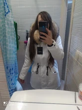 BLUENESSFAIR-abrigo de piel auténtica de zorro para mujer, chaqueta de invierno, Parka larga, Cuello de piel de mapache Natural, ropa de calle cálida