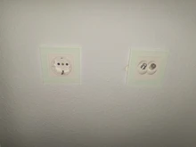 Coswall-Panel de alimentación de vidrio templado para pared, enchufe con conexión a tierra 16A, enchufe europeo, ruso, España, con cerradura protectora para niños