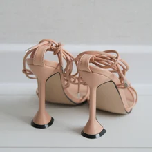 Aneikeh de verano zapatos de mujer Sandalias, de la Pu de moda Cruz-atado tacones de encaje fiesta bombas tamaño 35- 42 albaricoque blanco negro