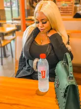 28 30 32 34 pulgadas recto 613 rubia frente de encaje pelucas de cabello humano transparente Virgen sin costuras cierre Frontal peluca Pre arrancado bebé