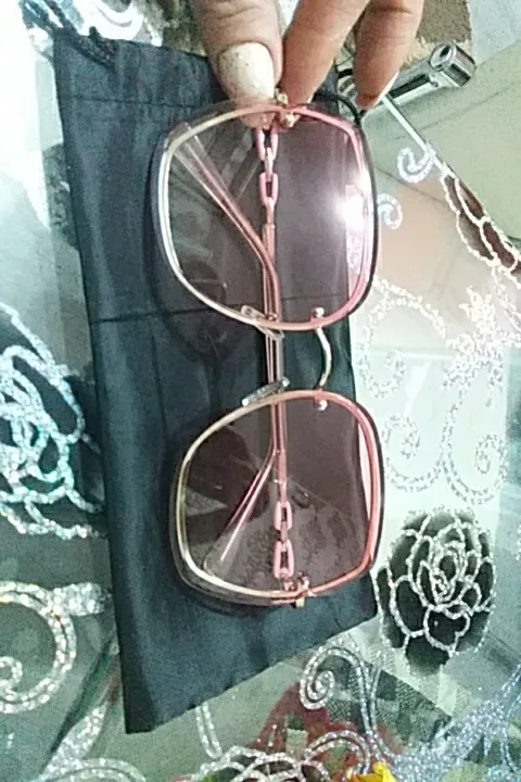 Fantasia Luxurious Vintage Sunglasses for Women photo review