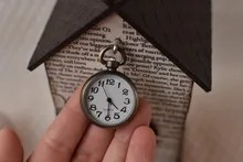 1 Uds Retro cuarzo de bronce bolsillo Vintage reloj movimiento llavero esfera redonda clave cadenas