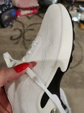 Zapatillas de deporte ligeras para mujer, calzado deportivo de malla transpirable, cómodo para correr, con cordones y cojín de aire