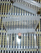 Caja de almacenamiento con ranuras de plástico para limas de uñas, accesorios de manicura con soporte transparente acrílico, 20 unidades