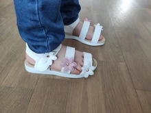 Sandalias de tacto suave para niña, calzado de gladiador con flores para niño, chanclas florales para niña, zapatos de princesa