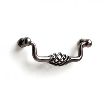 

Box with 10 handles rustic made of steel, silver-finish old and 96 mm distance between points.