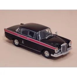 

MERCEDES BENZ 220 SE CAB