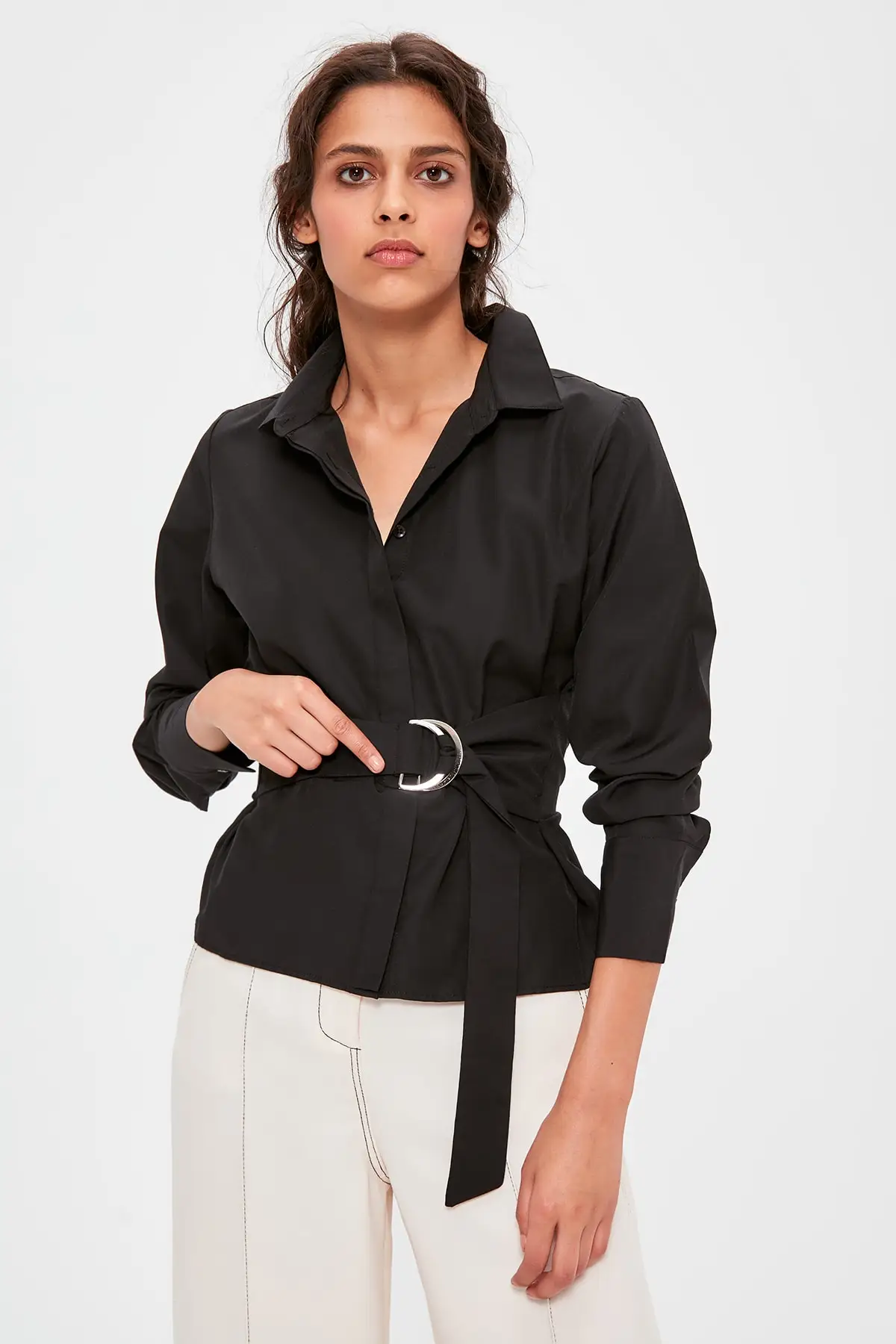 Trendyol Черная кружевная детальная рубашка TWOAW20GO0290 