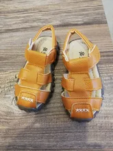 Sandalias de cuero con punta cerrada para niños, transpirables, playa, cómodas