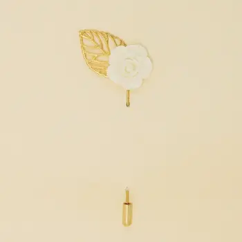 

Brooch on lapel rose 50945 (white, needle, jewelery alloy)