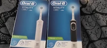 Oral B Vitality D100 CrossAction, Cepillos de dientes Eléctricos Recargables Blanco/Negro, limpieza 2D, cabezal oscila y rota