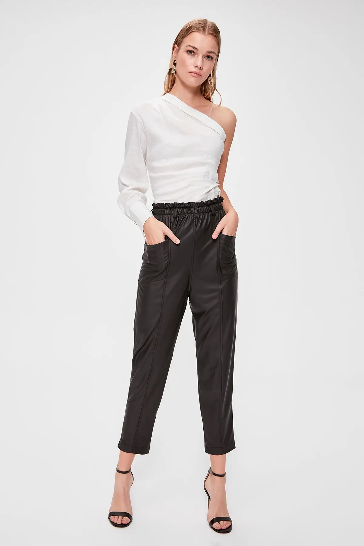 Trendyol трикотажные брюки из искусственной кожи TWOAW20PL0367
