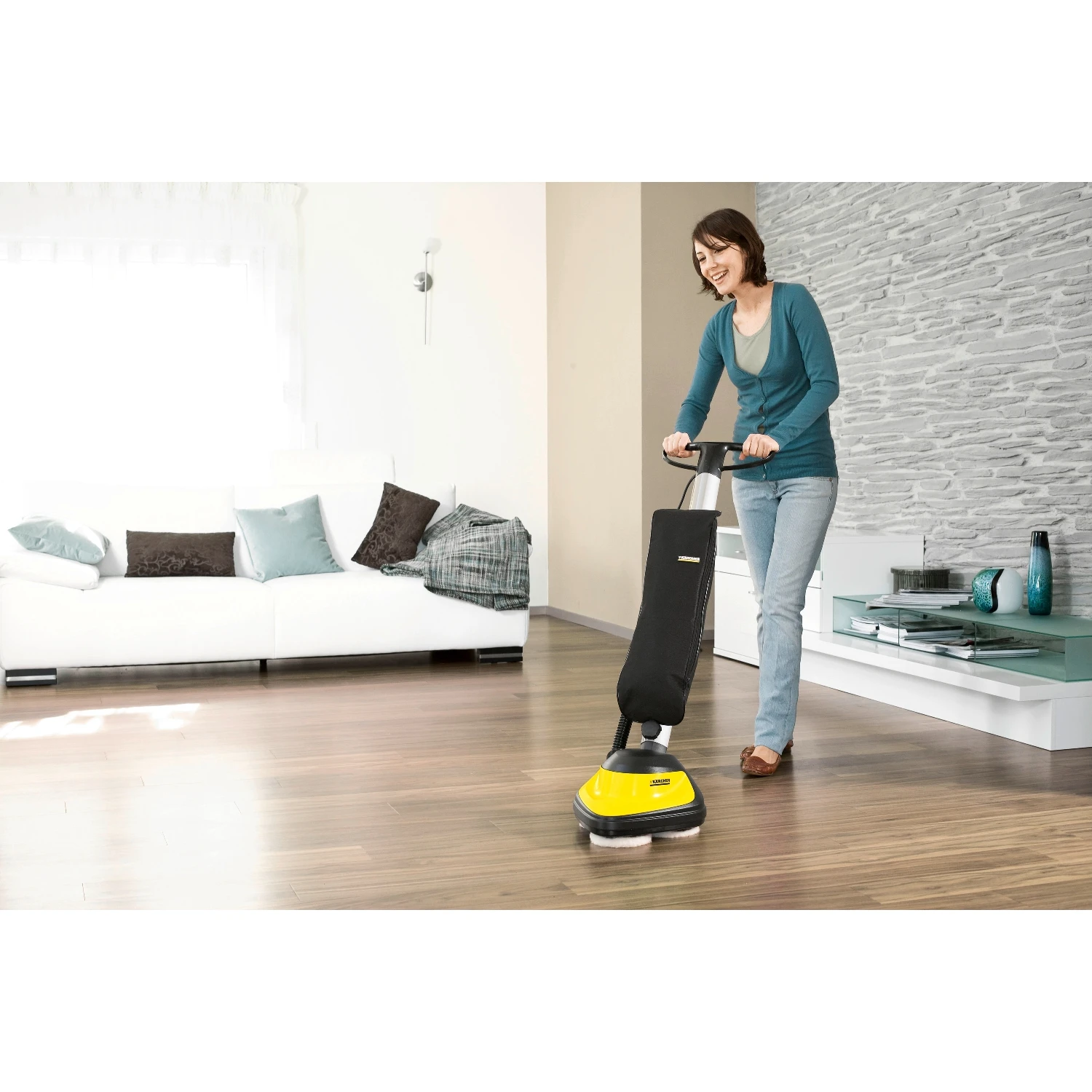 Полотер KARCHER FP 303(Объем мешка 4 л, мощность 600 Вт, 1000 об/мин, рабочая ширина 29 см