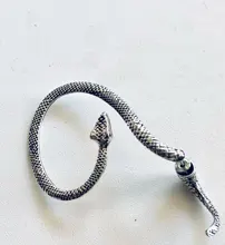 2021 nueva 1 par de diamantes de imitación brazalete de oído de pendiente perforación dorada pinzas para orejas cartílago declaración clip aretes para las mujeres pendientes de