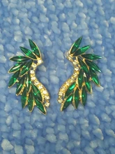 LUBOV-pendientes de tuerca con alas de colores para mujer, 3 estilos, piedra de cristal acrílico, Piercing, joyas de boda de última moda, regalo de Navidad