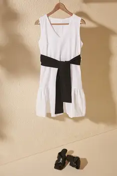 

Trendyol Belted Button Detail Dress TWOSS20EL2579