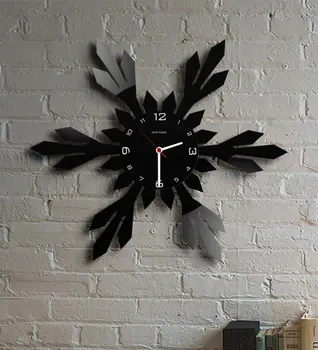 

Personalized Snowflake Wood Wall Clock (Model 7A)