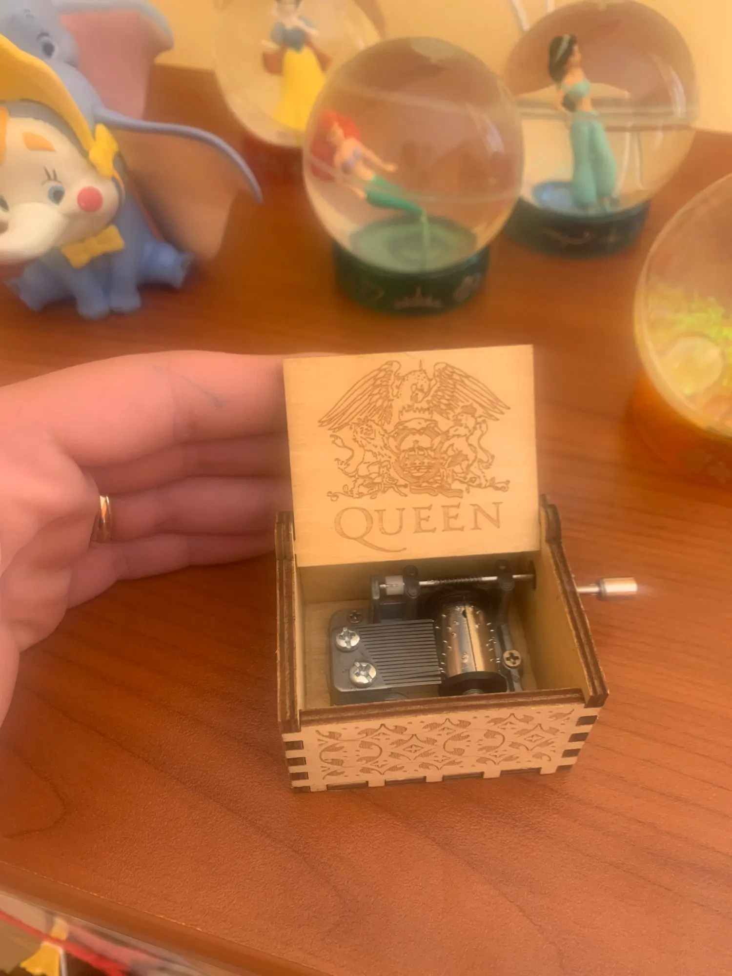 Шкатулка фредди. Шкатулка фредди. Упаковка для часов для девушки. Покажи музыкальную шкатулку фредди. Шкатулка фредди.