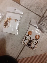 Pendientes de Clip de Cara hueca con estilo abstracto para niñas, sin Piercing, aretes con abalorio llamativo, novedad de 2019