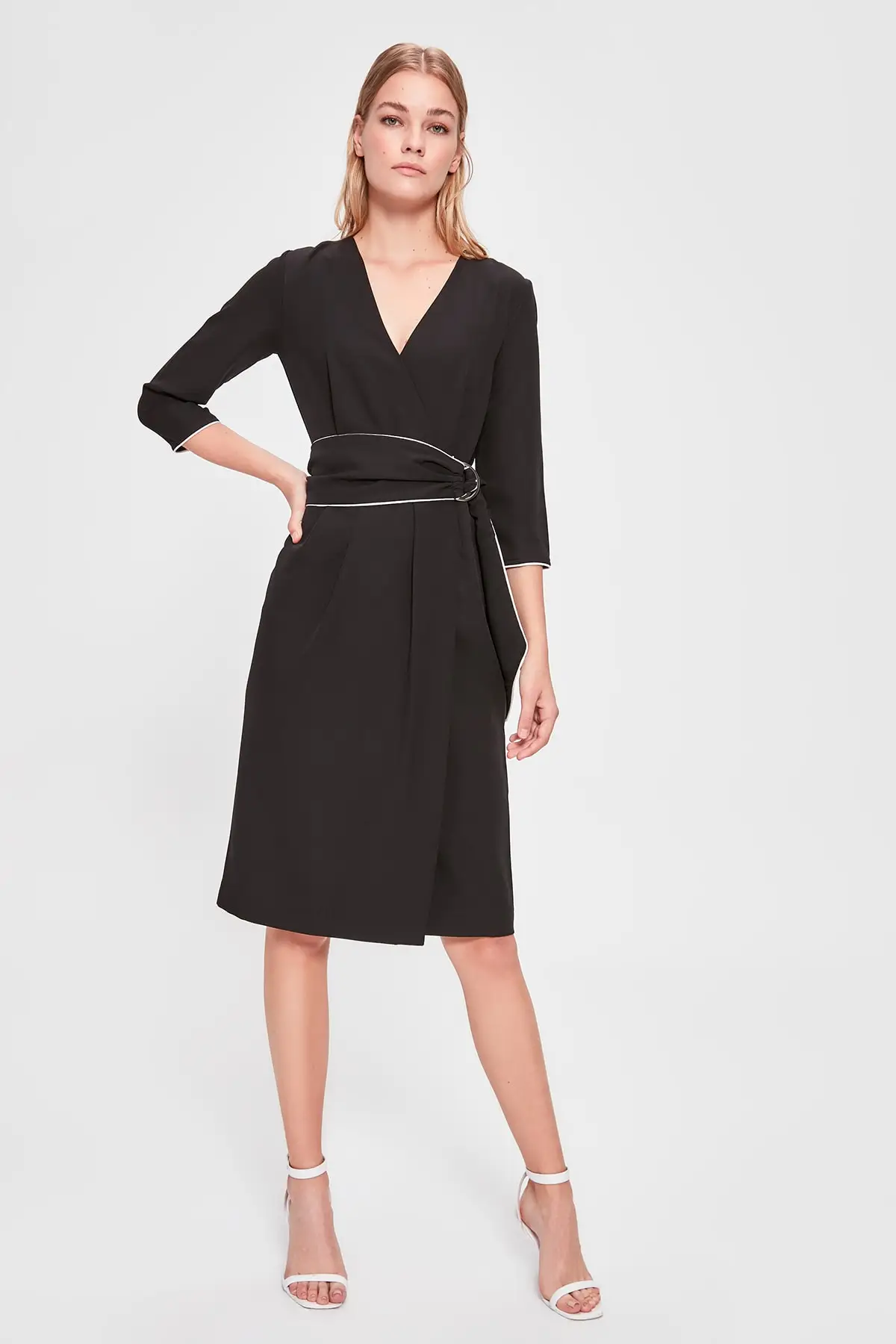 

Trendyol Belt Detail Dress TWOAW20EL1531