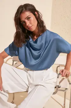 

Trendyol Basic Bluz TWOAW20BZ0104