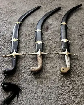 

Decoration sword real sharp damascus with stand Katana boxwood . saudi arabia kuwait qatar handmade resistant