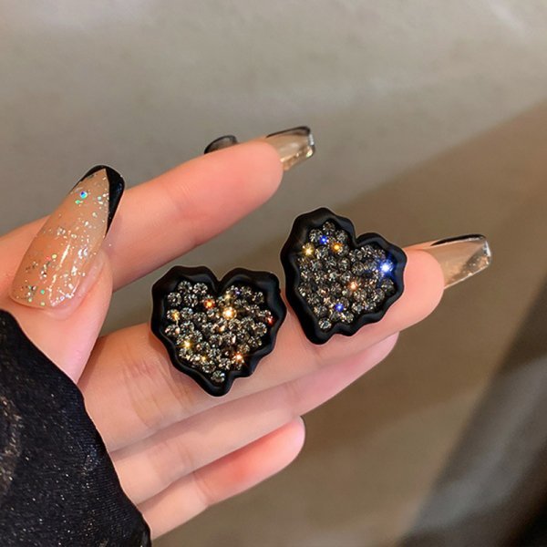 Women’s Heart Shape Cute Drop Earrings 2022 Fashion Black Crystal Love Heart Statement Earrings for Women Jewelry Gifts