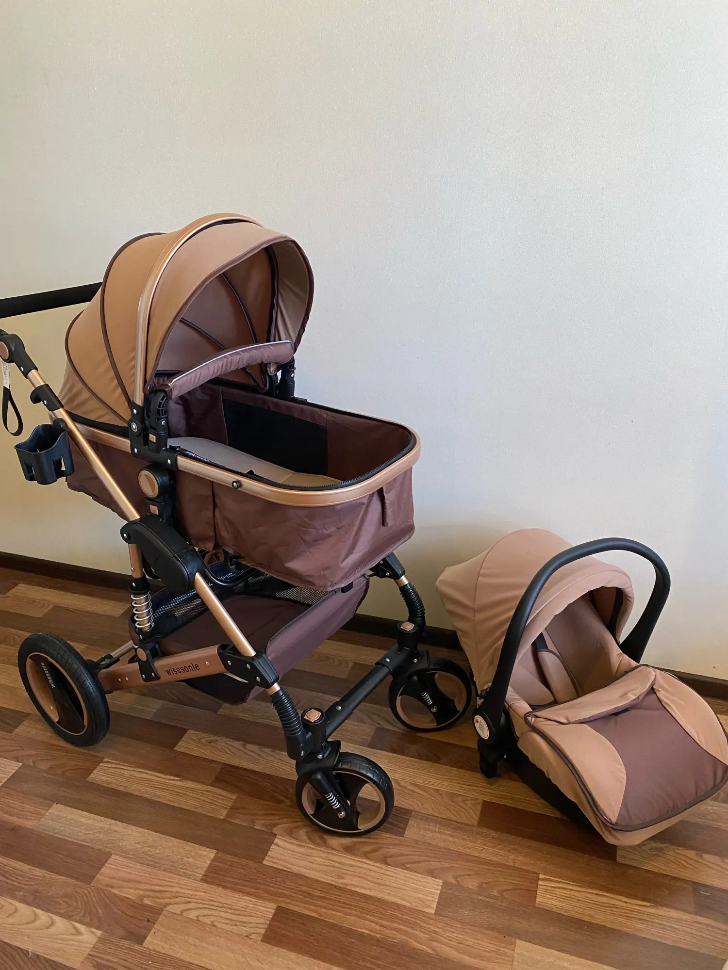 Коляска 7 01 02. Коляска изумрудного цвета из экокожи. Коляска 7 01 02. Коляска cochecito junama diamond белый. Коляска 7 01 02.