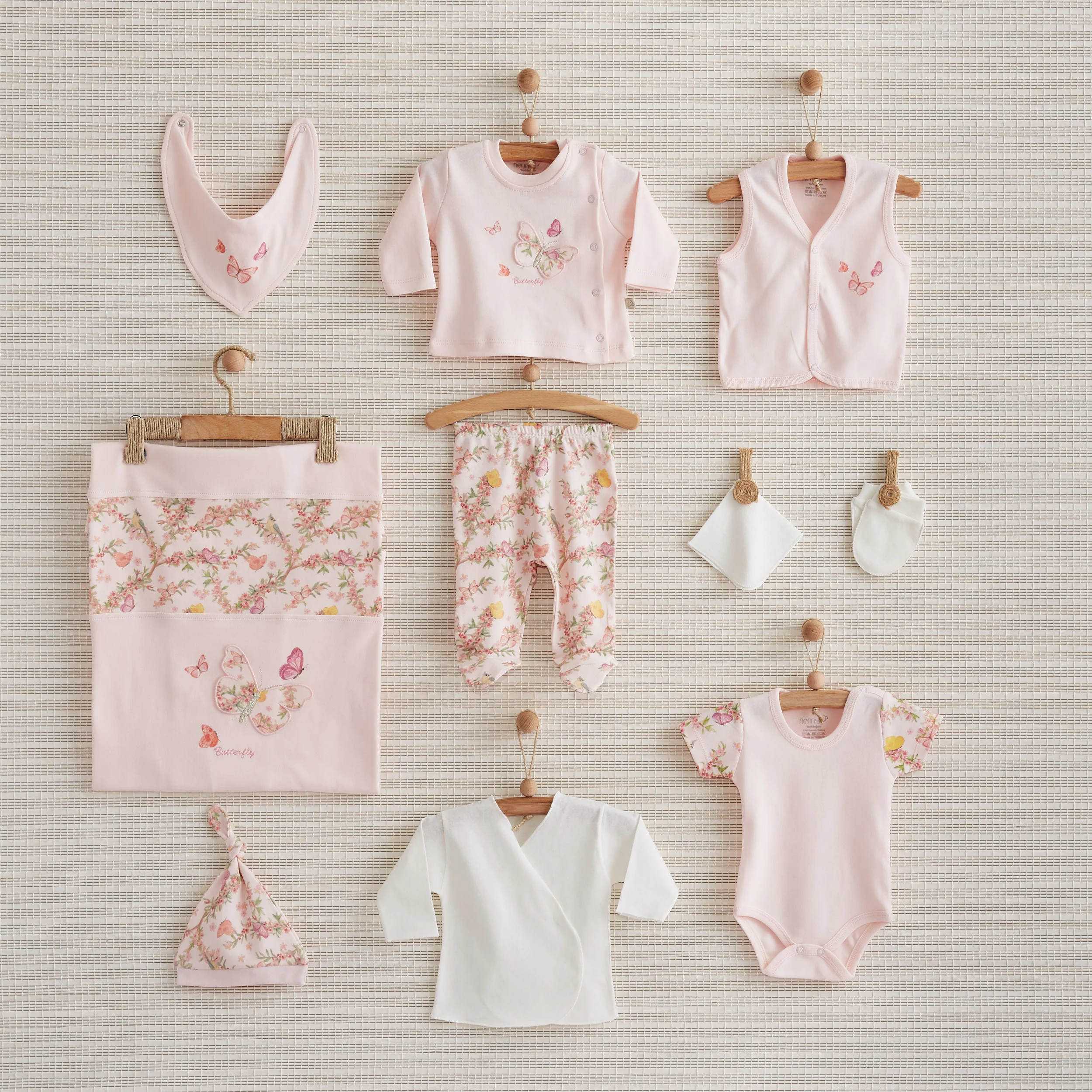 basic needs for newborn baby girl