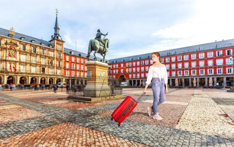 Чемодан Madrid Красный|Чемодан на колесиках| |