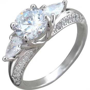 

Esthete ring with cubic zirconia