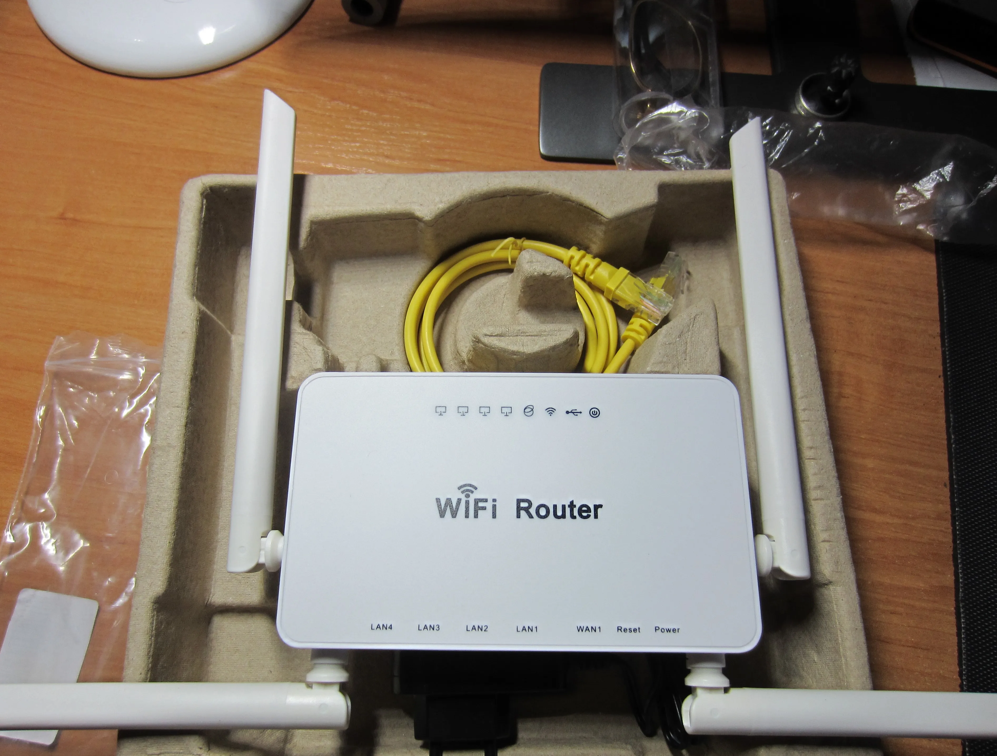 Routeur WiFi sans fil d'origine WE1626 pour Modem USB 3G 4G avec 4 antennes  externes 802.11g 300Mbps Point d'accès openWRT/Omni