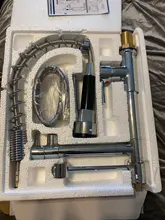 Grifo de doble boquilla y rociador para cocina, llave de agua extraíble de un solo mango con luz LED y pulverizador manual, color bronce y negro