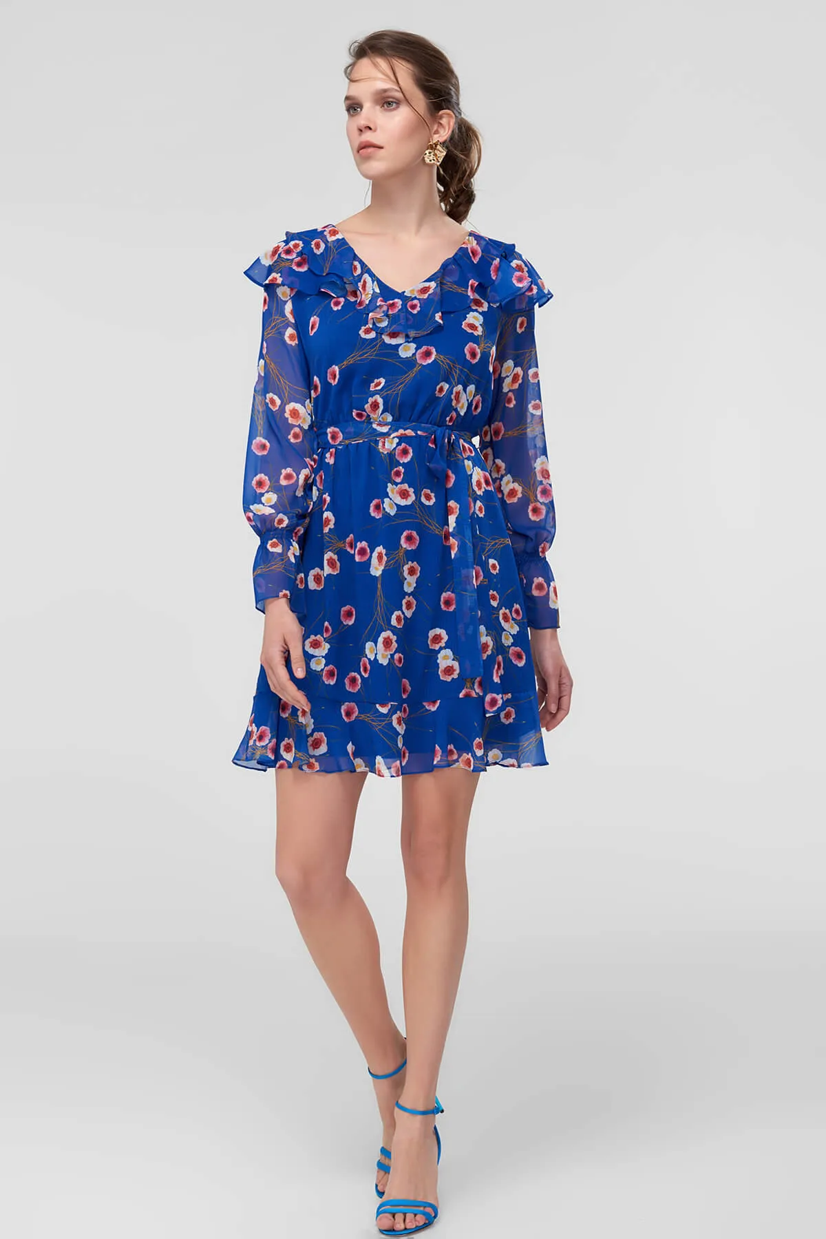 Trendyol платье с рюшами и декоративным вырезом TOFSS18FG0093|Платья| |