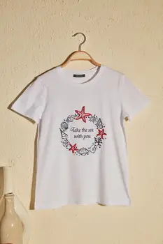 

Trendyol Embroidered Basic Knitted T-Shirt TWOSS20TS1475