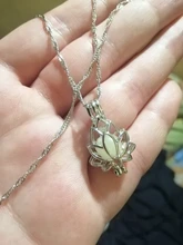 Colgante con forma de flor de loto para mujer, luminoso, luminoso, Luna oscura, collar para mujer, Yoga, oración, joyería de budismo