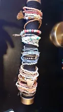 Joyería Bohemia de tejido elástico multicapa para mujer, pulseras y brazaletes con borla de hoja, brazalete envolvente con dije