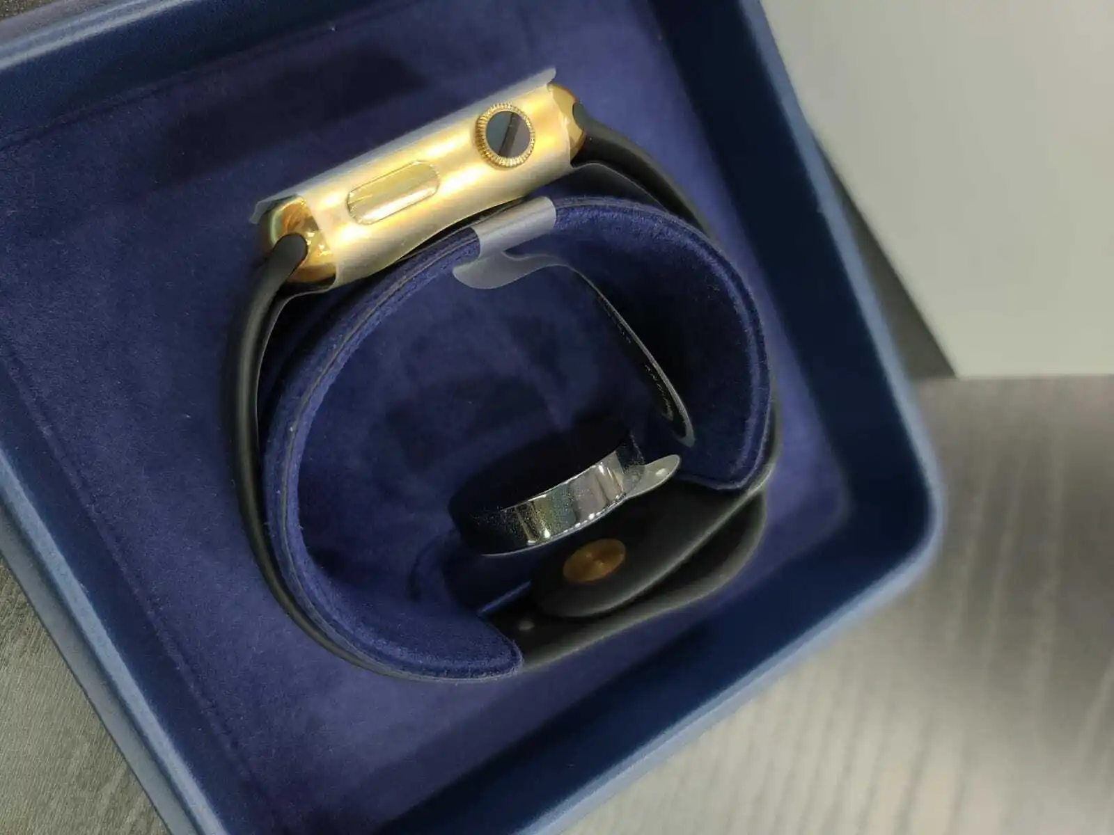 Редкие Apple Watch Series 1 Edition 18K Gold 42 мм | Компьютеры и офис